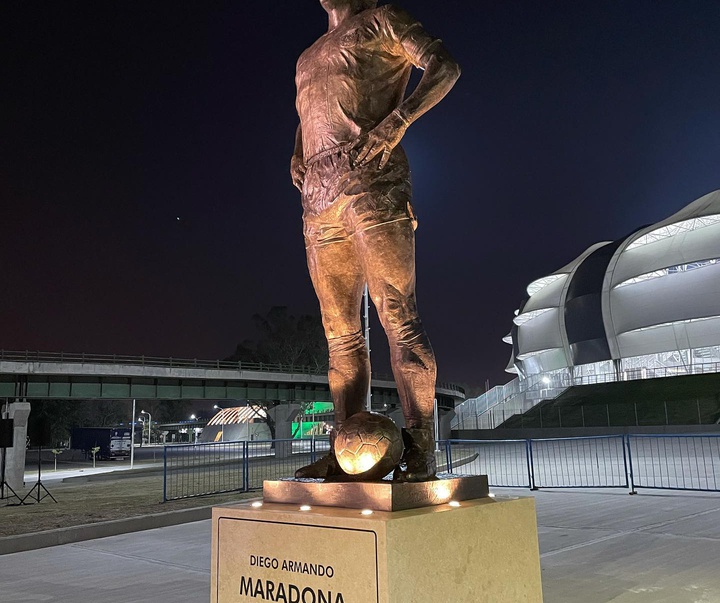 گالری مجسمه‌های کارلوس بناویدز از آرژانتین