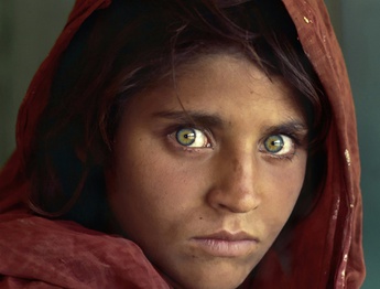 گرانترین عکس از دختر افغان از استیو مک کوری