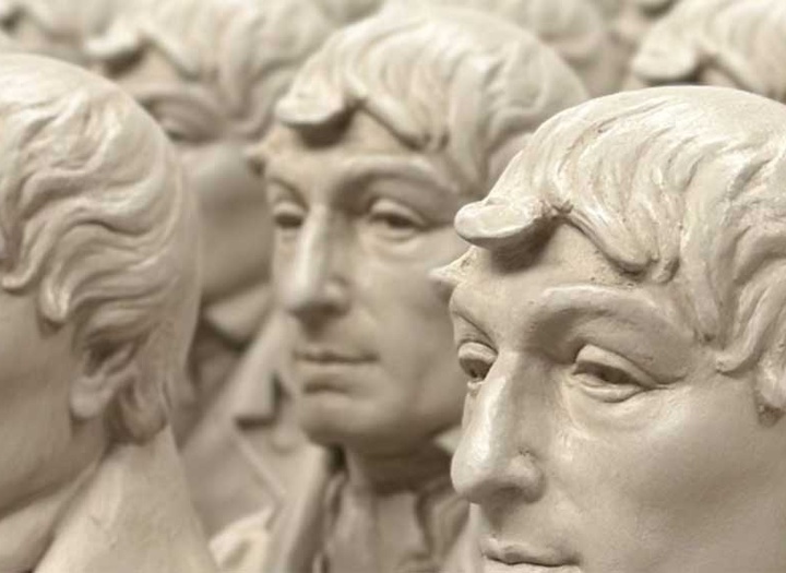 گالری مجسمه‌های کارلوس بناویدز از آرژانتین