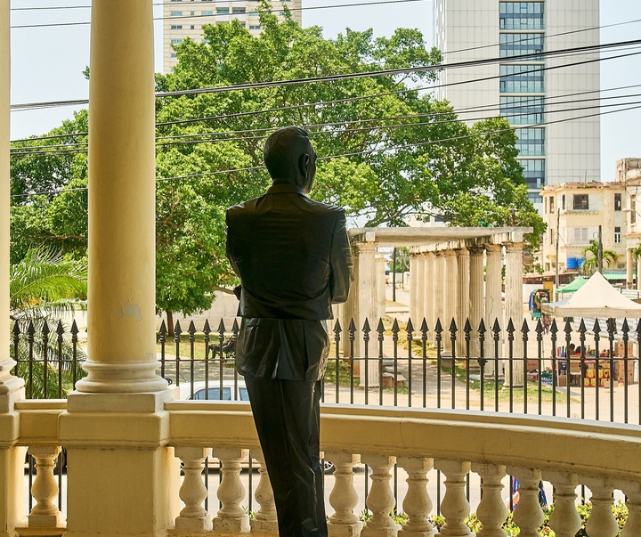 گالری مجسمه‌های گابریل رائول سیسنروس بائز از کوبا