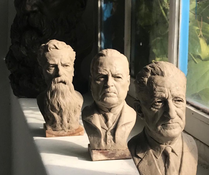 گالری مجسمه‌های کارلوس بناویدز از آرژانتین