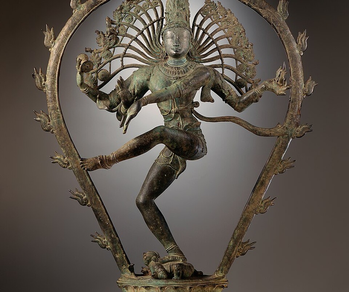 chola dynasty statue depicting shiva dancing as nataraja