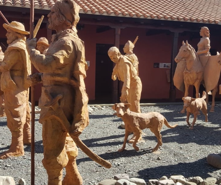 گالری مجسمه‌های کارلوس بناویدز از آرژانتین