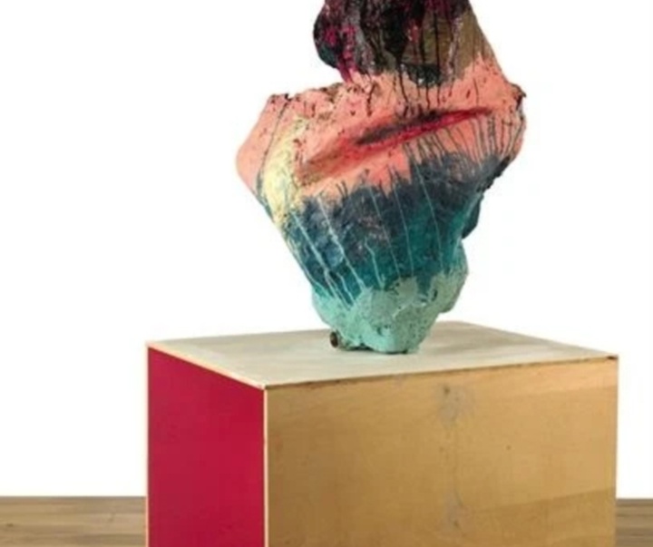 گالری آثار حجم و مجسمه فرانتس وست از اتریش