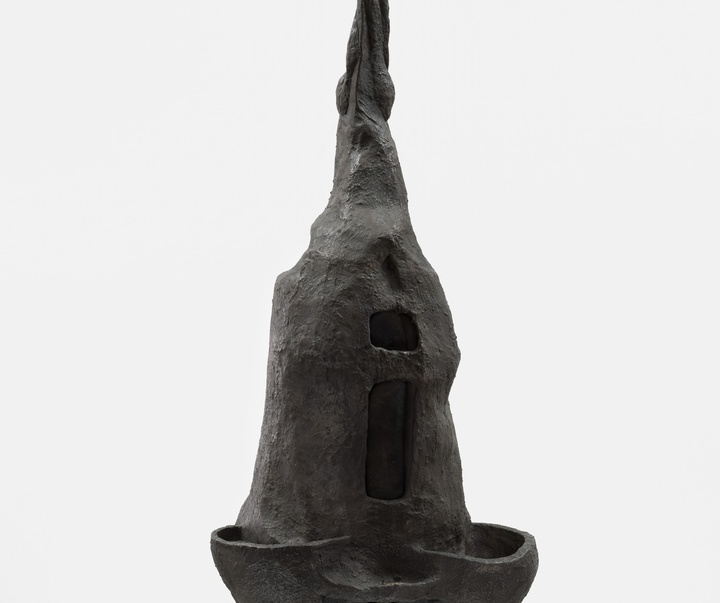 گالری مجسمه‌های لوئیز بورژوا هنرمند فرانسوی آمریکایی