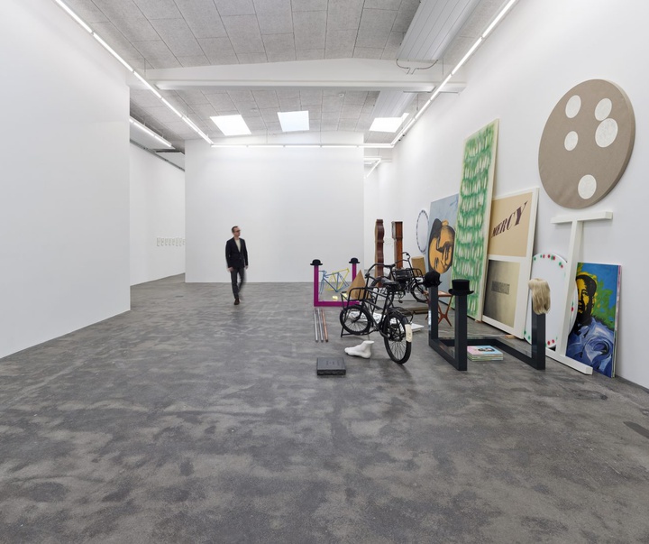 گالری آثار چیدمان و حجم جاناتان مانک از بریتانیا