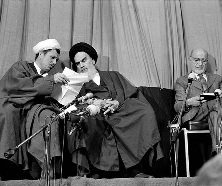 گالری عکس های مستند عباس عطار از ایران  (بخش اول، انقلاب ۱۳۵۷)