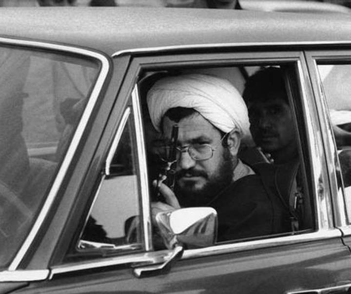 گالری عکس های مستند عباس عطار از ایران  (بخش اول، انقلاب ۱۳۵۷)