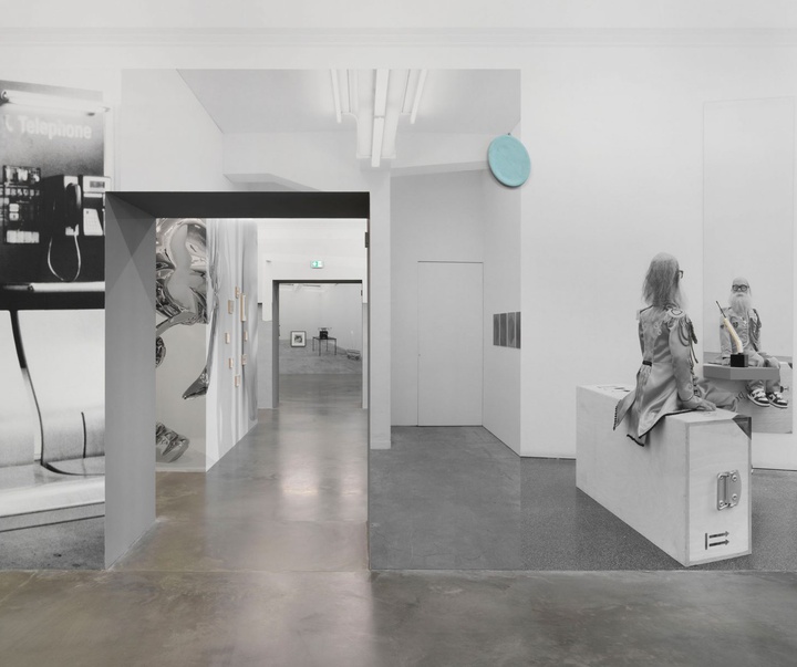 گالری آثار چیدمان و حجم جاناتان مانک از بریتانیا