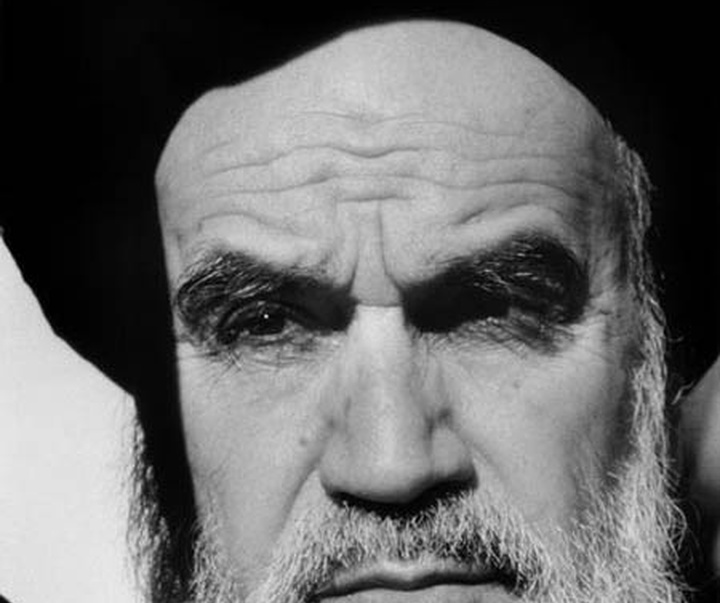 گالری عکس های مستند عباس عطار از ایران  (بخش اول، انقلاب ۱۳۵۷)